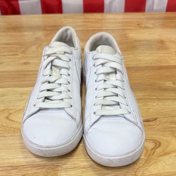 Nike White Athletic Sneakers - Picture 5 of 6